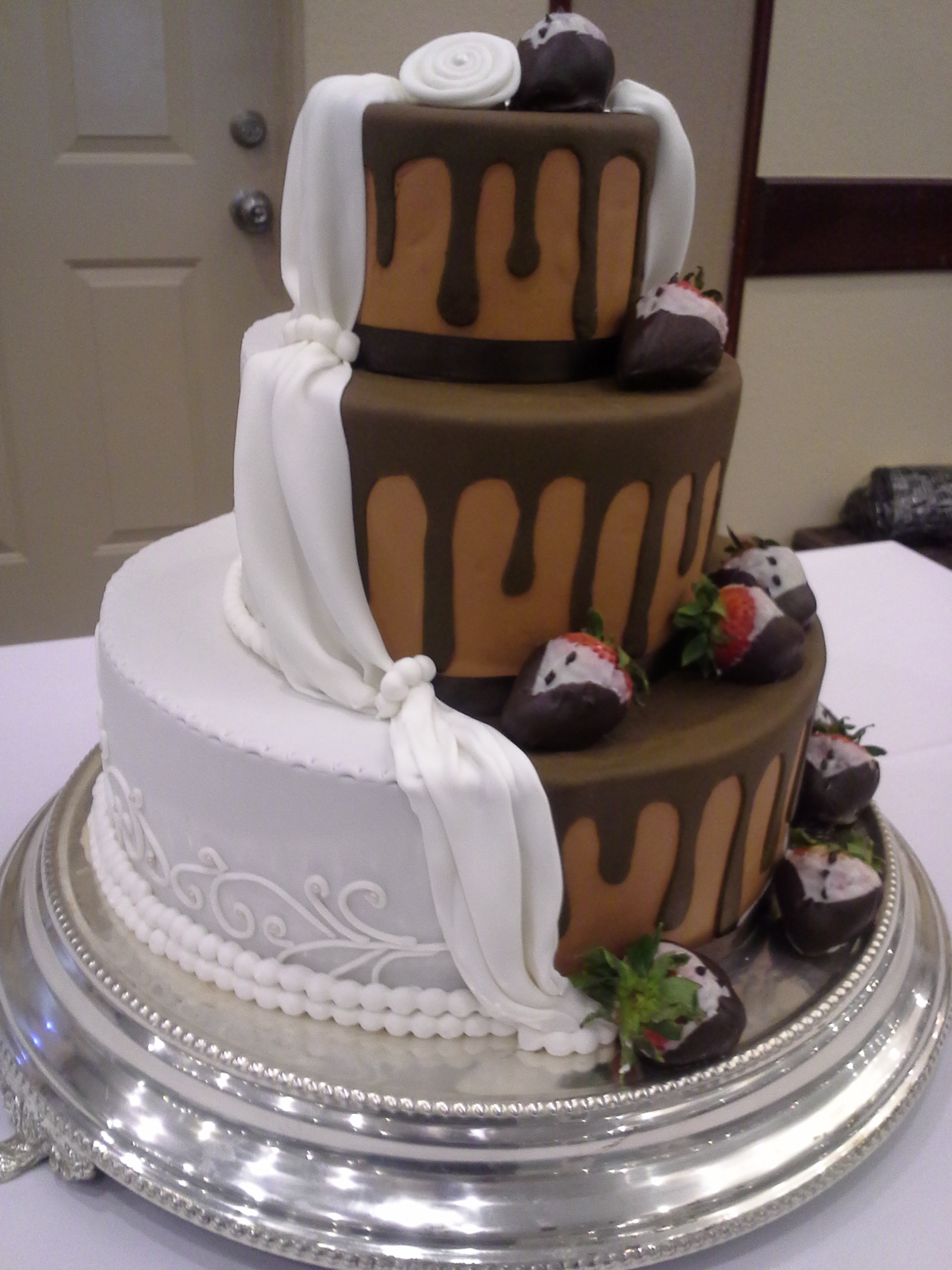 Chocolate And Vanilla Wedding Cakes
 Chocolate and vanilla wedding cake idea in 2017