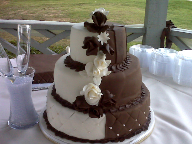 Chocolate And White Wedding Cake
 Wedding Cake Gallery Dream Cake Boutique