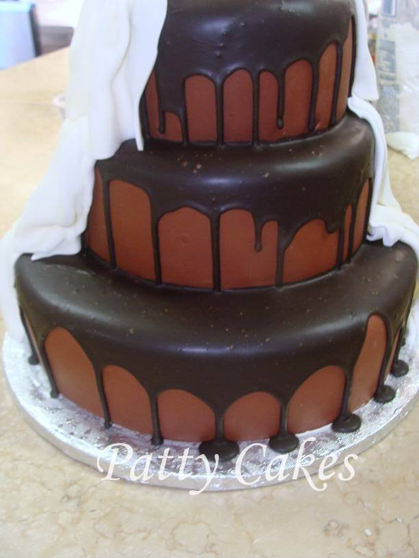 Chocolate And White Wedding Cake
 Half Chocolate and Half White Fondant Wedding Cake Patty