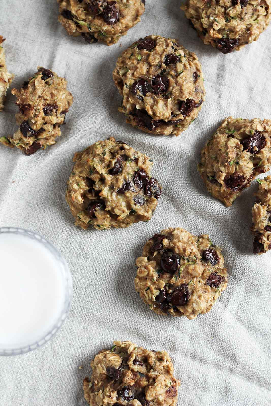 Chocolate Chip Oatmeal Cookies Healthy
 Healthy Chocolate Chip Zucchini Oatmeal Cookies