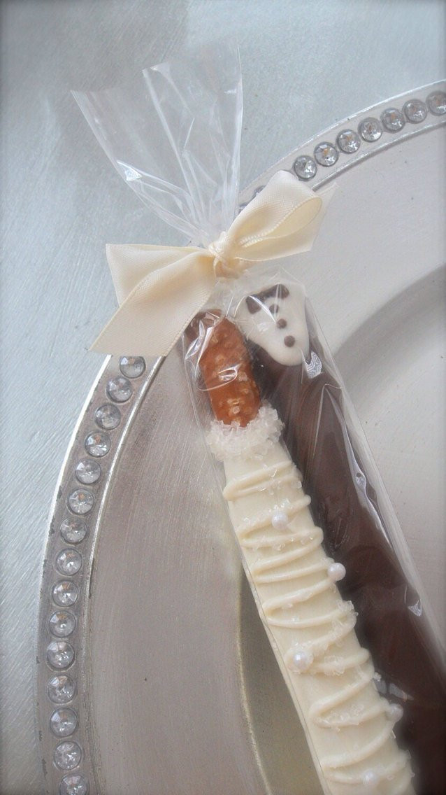 Chocolate Covered Pretzels Wedding Favor
 Edible Wedding Favors Chocolate Dipped Bride and Groom Pretzel