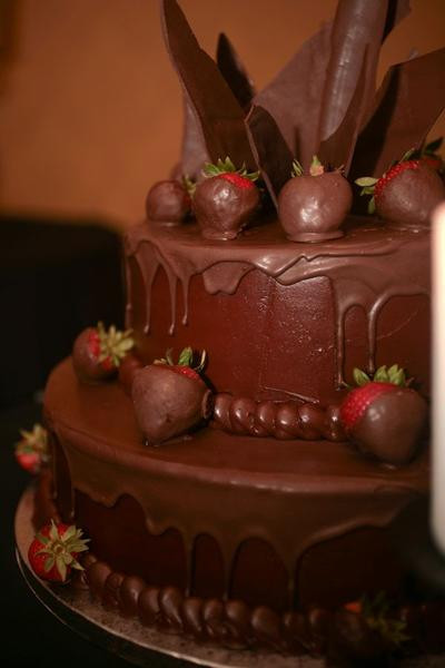 Chocolate Covered Strawberries Wedding Cakes
 16 Chocolate Dipped Strawberry Wedding Cake Ideas – Candy
