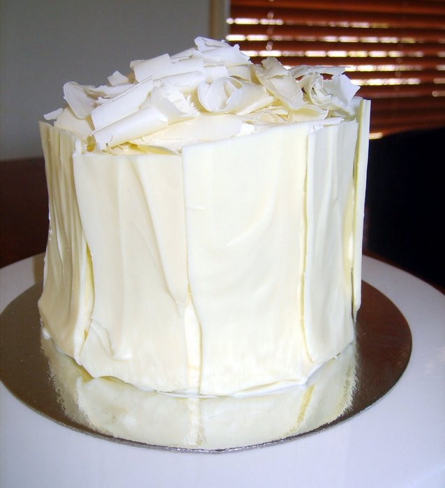 Chocolate Frosted Wedding Cakes
 White chocolate ganache frosting wedding cake idea in