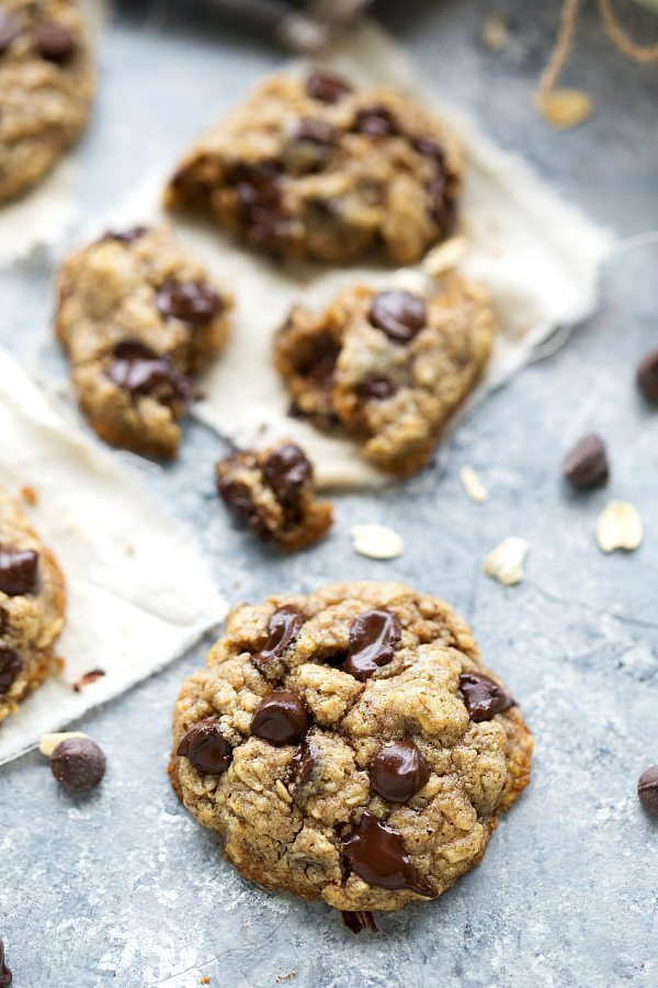 Chocolate Oatmeal Cookies Healthy
 The BEST healthy oatmeal chocolate chip cookies