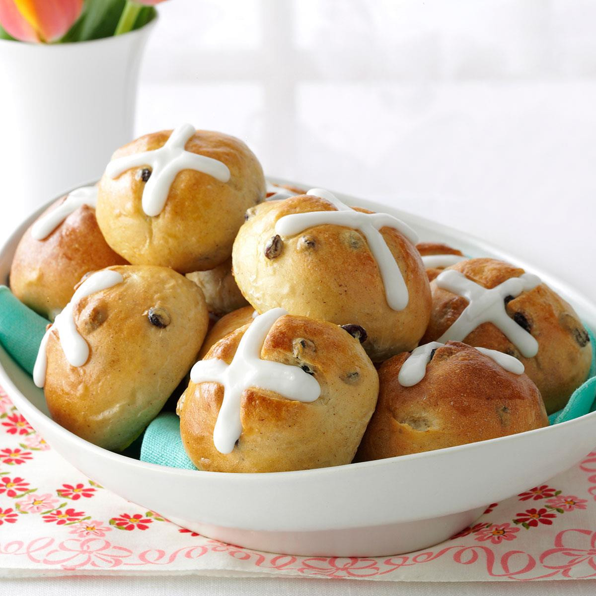 Classic Easter Desserts
 Traditional Hot Cross Buns Recipe