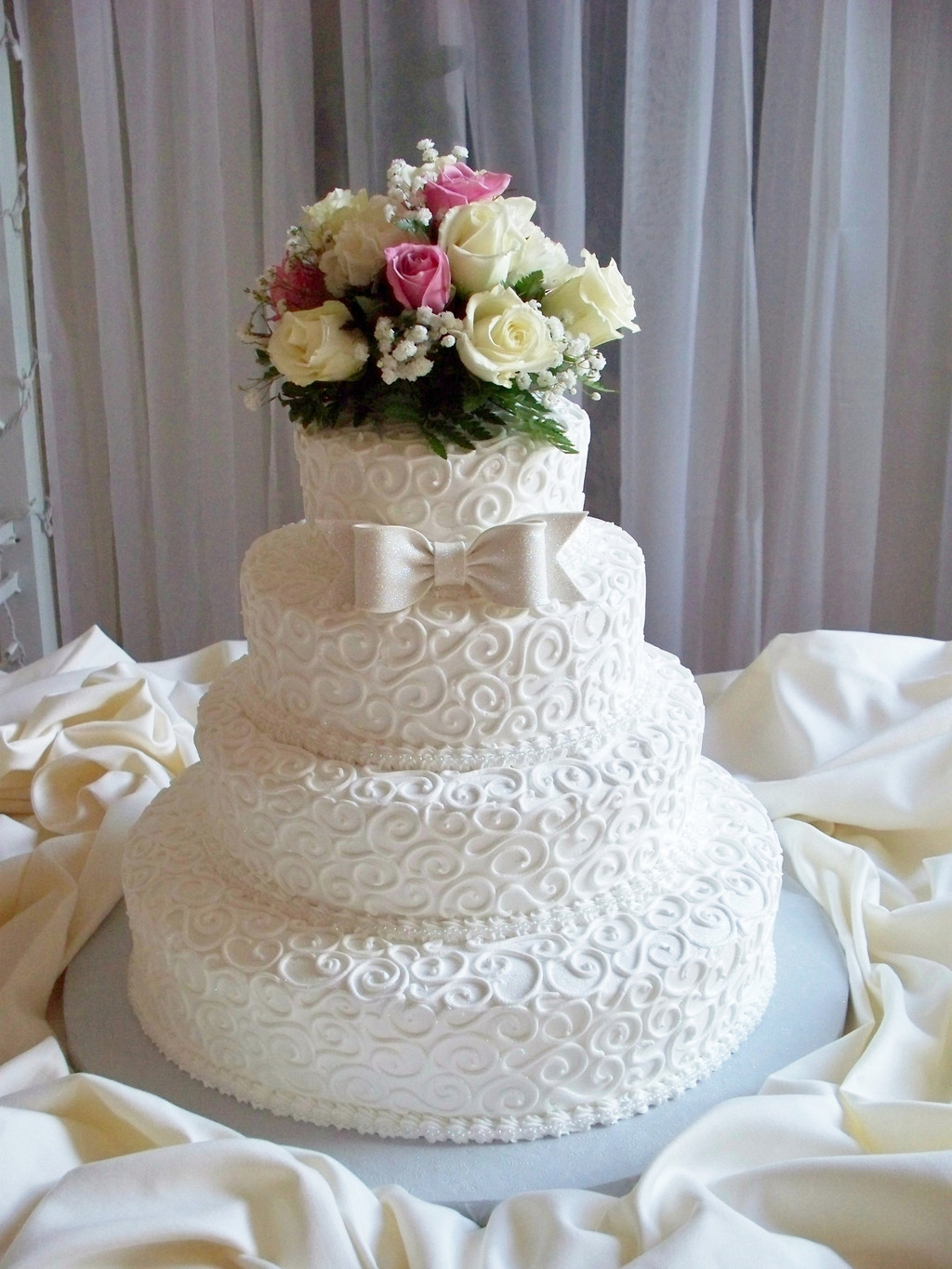 Classic White Wedding Cake Recipe
 Classic white wedding cake