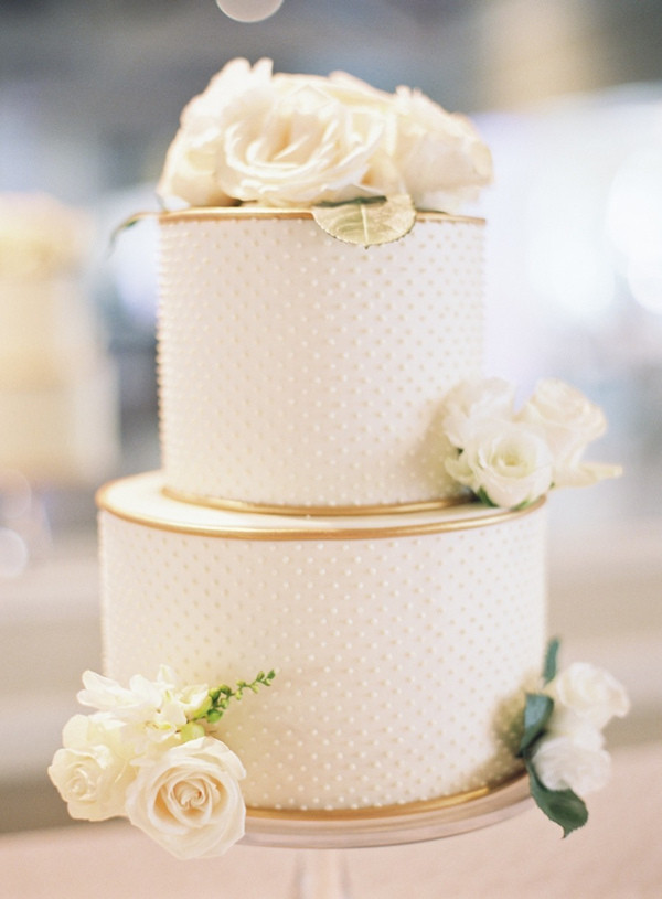 Classy Wedding Cakes
 20 Gorgeous Wedding Cakes That WOW