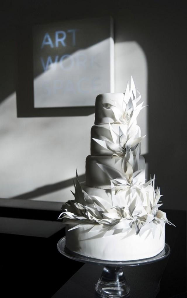 Contemporary Wedding Cakes
 Modern Wedding Cakes White And Sculptural Weddbook