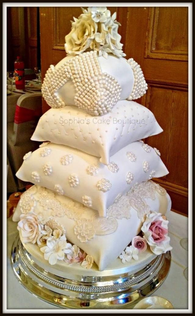 Cool Wedding Cakes
 Unique Wedding Cake Pillow Wedding Cakes