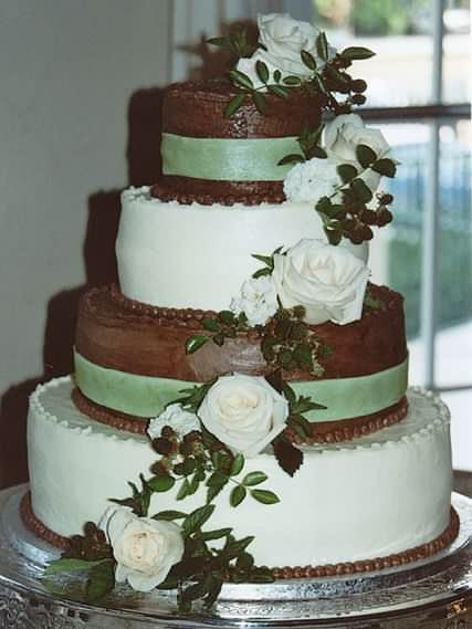 Cost Of Wedding Cakes
 All Wedding Cakes Wedding Cake Prices 2010