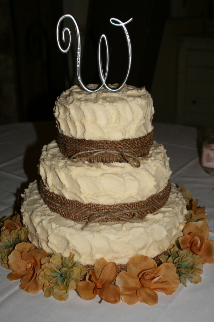 Country Chic Wedding Cakes
 Country style 3 tier wedding cake