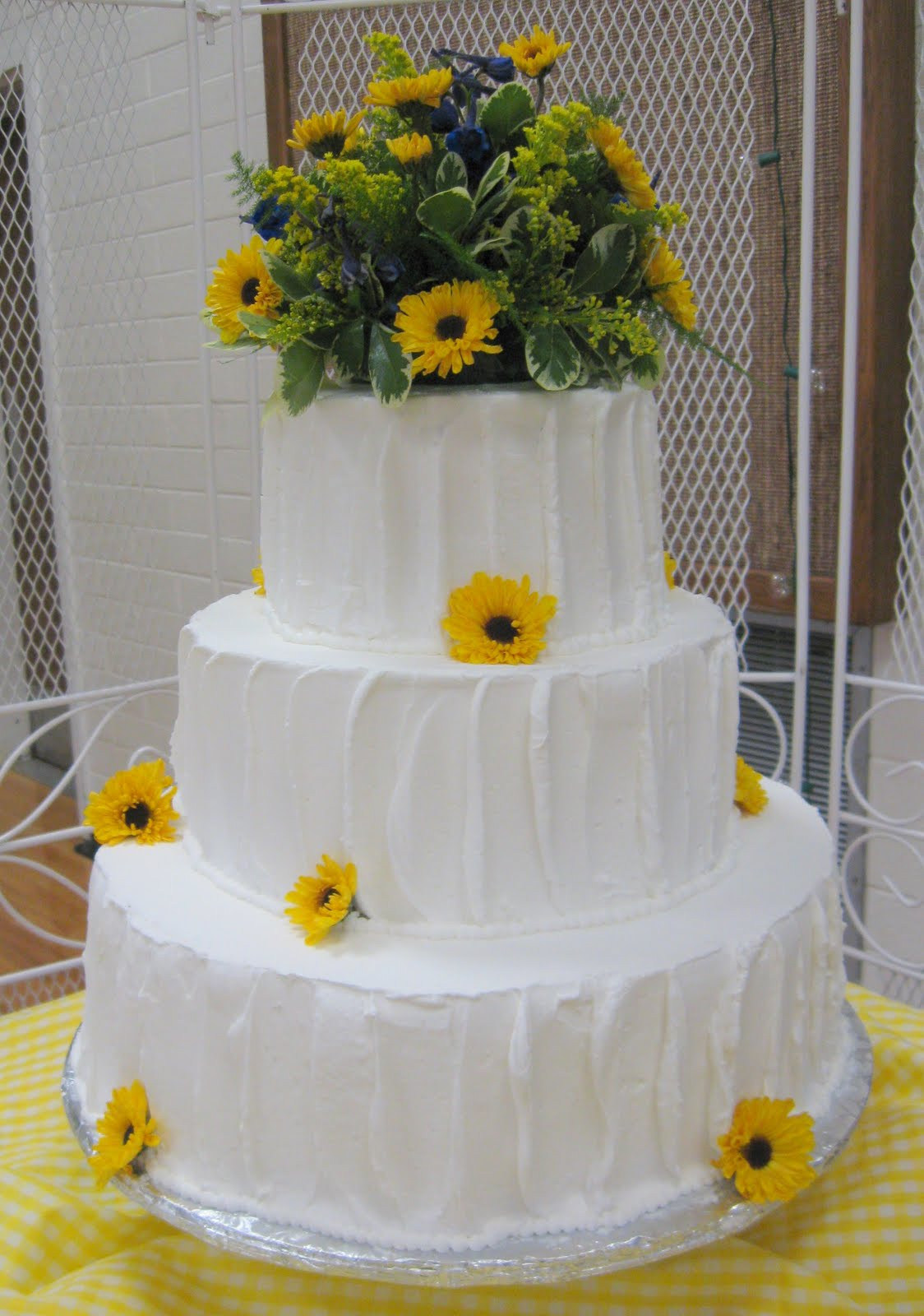 Country Style Wedding Cakes
 ChubbyHubbyCakes Country style wedding cake