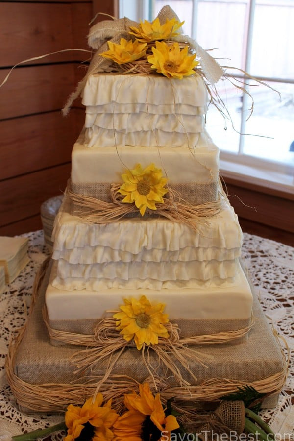 Country Western Wedding Cakes
 Country Themed Wedding Cake Design Savor the Best