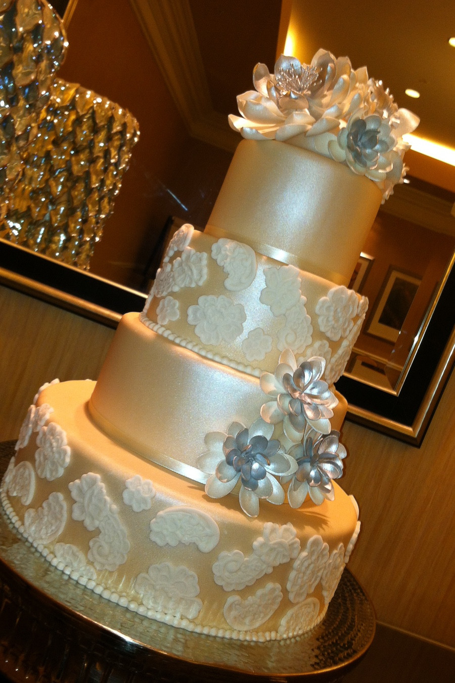 Coutoure Wedding Cakes
 Couture Cakes by Lia