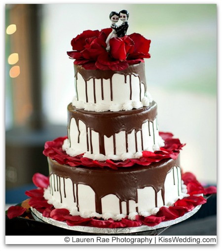 Creepy Wedding Cakes
 Haunting Halloween Wedding Cakes And Creepy Halloween