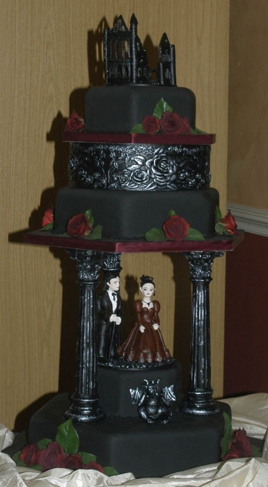 Creepy Wedding Cakes
 Black Goth wedding cake Cakes Halloween