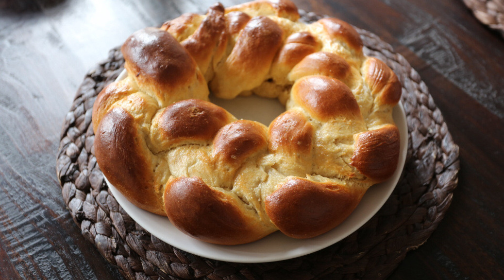 Croatian Easter Bread
 Uskršnji kruh Easter bread
