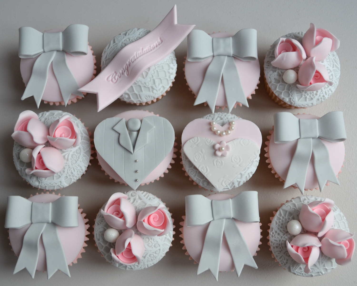 Cupcakes For Wedding
 Little Paper Cakes Vintage Wedding Bride and Groom Cupcakes