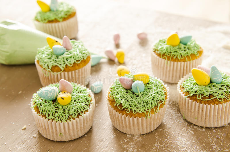 Cute Easter Cupcakes
 Beautiful Cute Easter Cupcakes With Easter Decorations