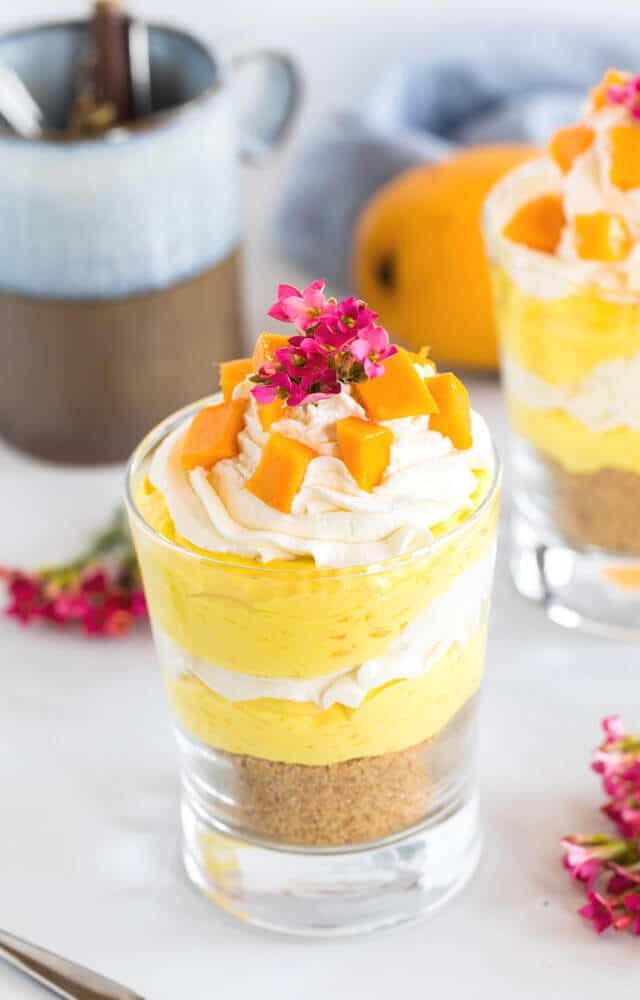 Cute Summer Desserts
 No Bake Mango Cheesecake Trifles Make in Individual Jars