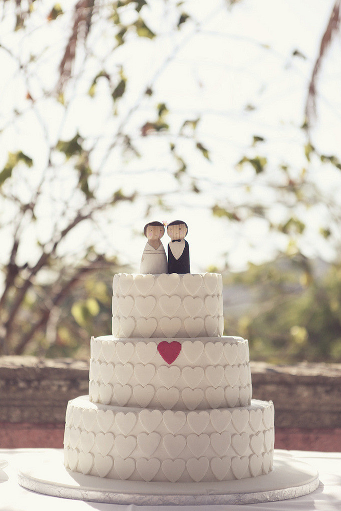 Cute Wedding Cakes
 Bridal Snob — Super cute wedding cake topper