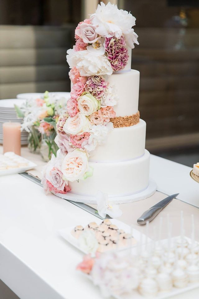 Cute Wedding Cakes
 Delightfully Cute Wedding Cakes Inspiration MODwedding
