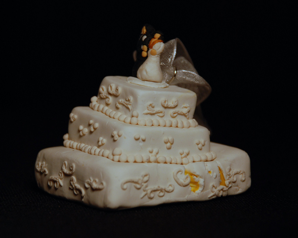 Disaster Wedding Cakes
 Cake wreck ornament