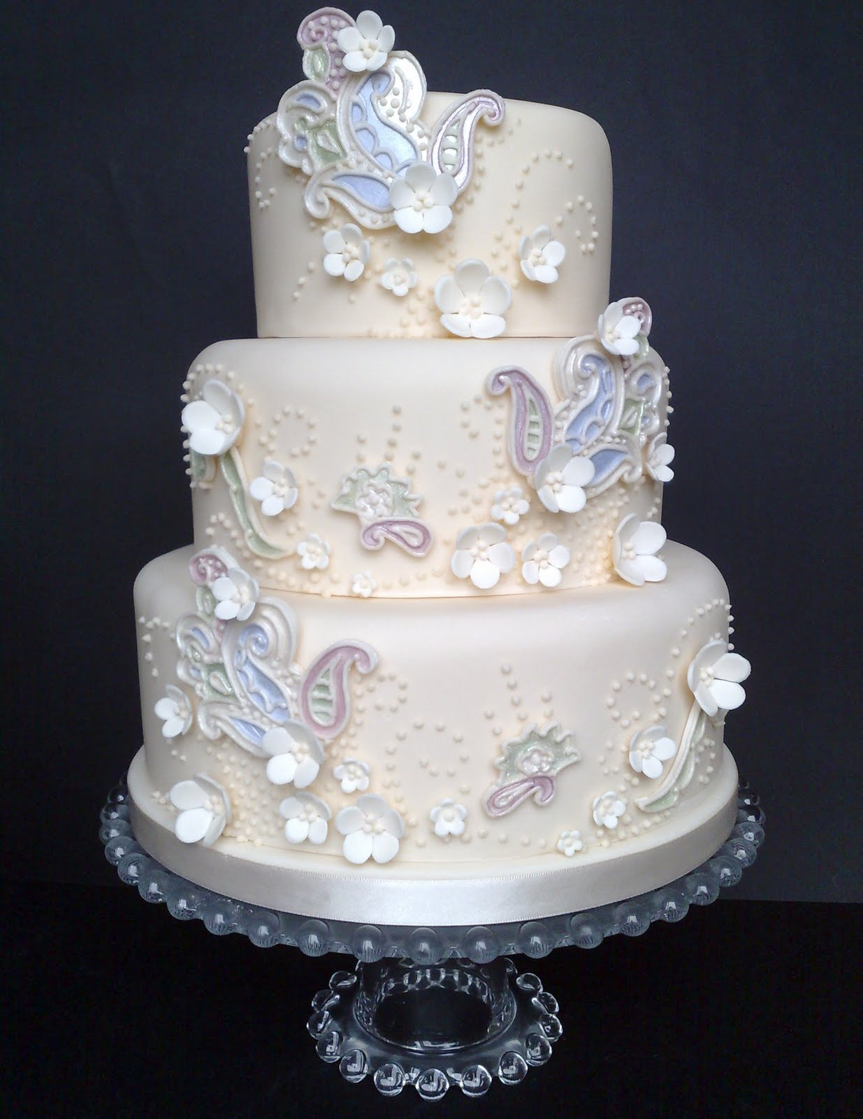 Dream Wedding Cakes
 Small Things Iced "A Paisley Dream" Wedding Cake
