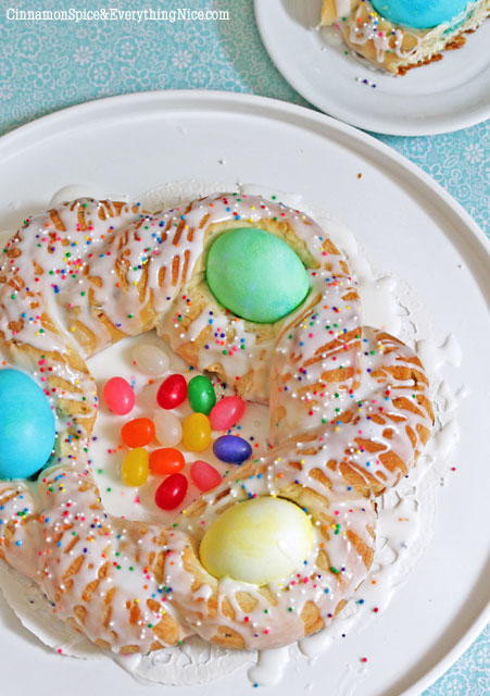 Easter Bread With Eggs
 Italian Easter Egg Bread