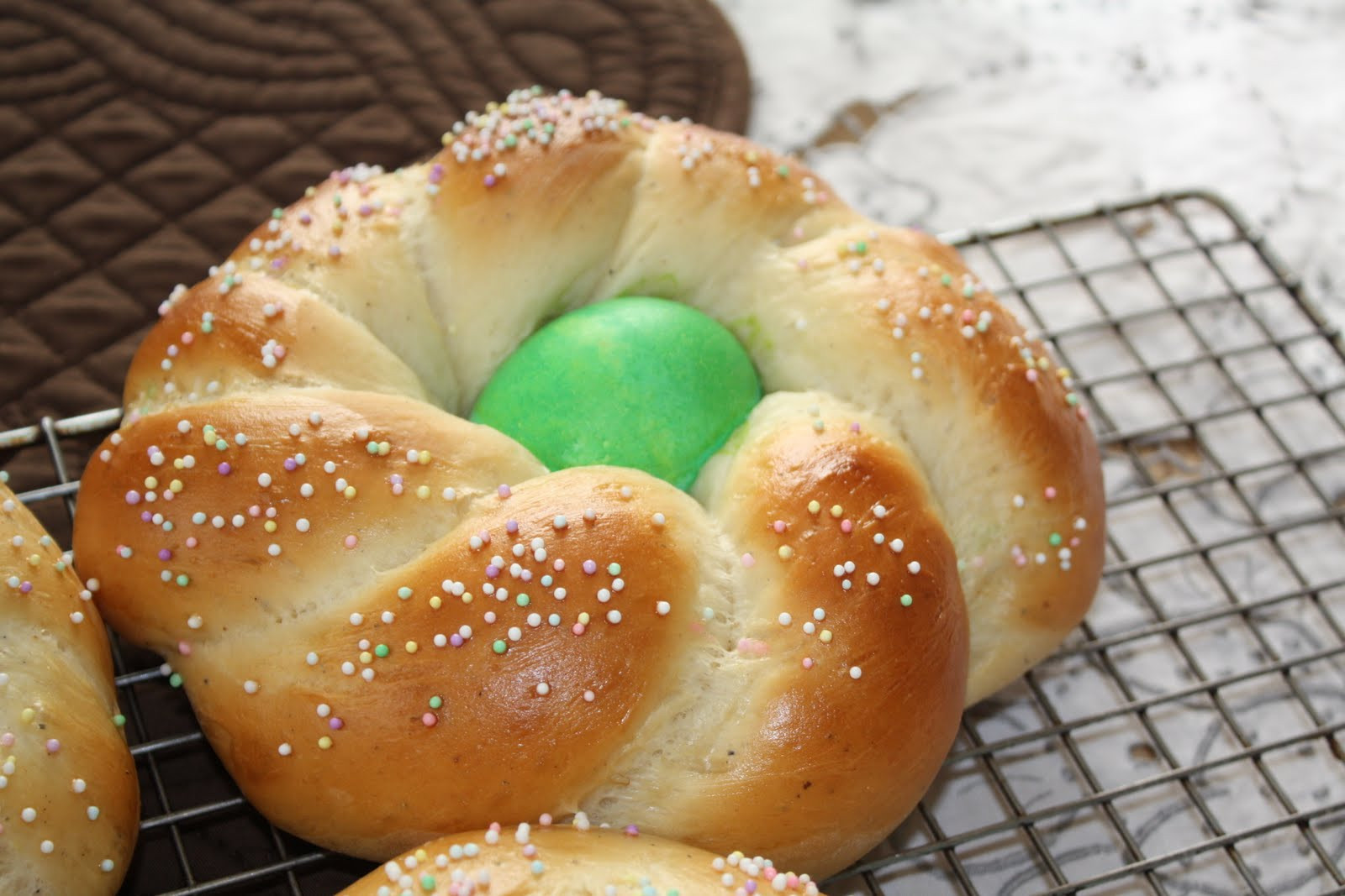 Easter Bread With Eggs
 Easter Egg Bread