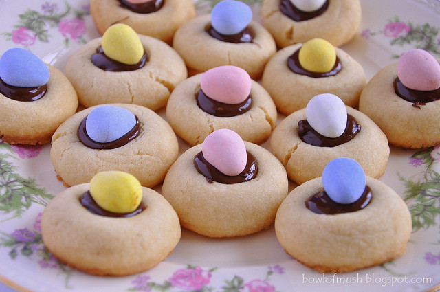 Easter Cookies Recipe
 A Bowl of Mush EASTER THUMBPRINT COOKIES