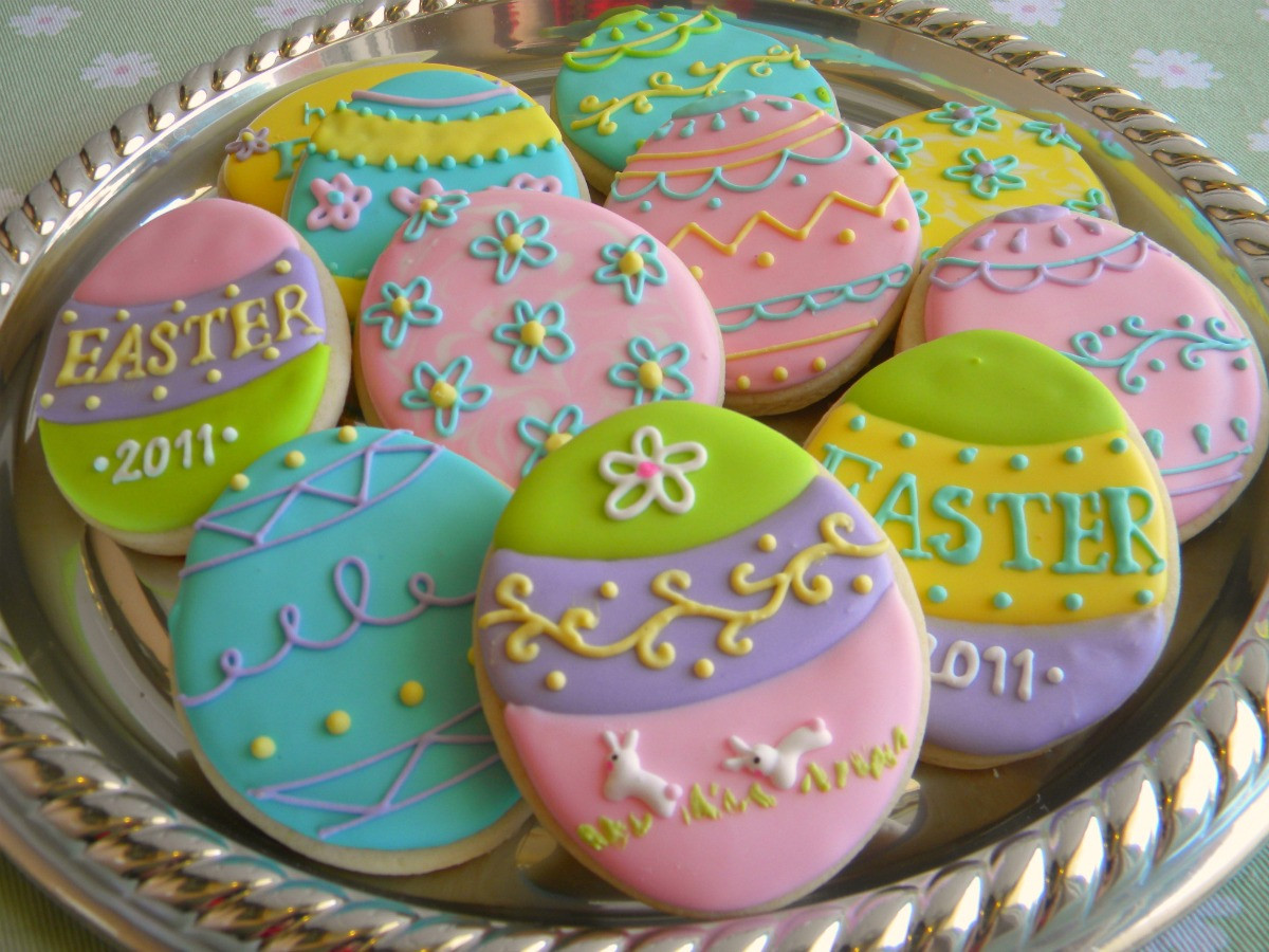 Easter Decorated Sugar Cookies
 15 Adorable Easter Cookie Decorating Ideas
