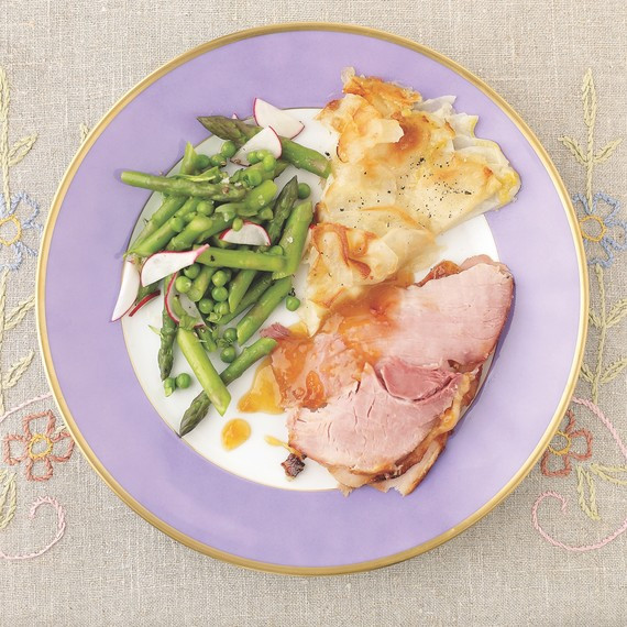 Easter Dinner Ideas No Ham
 Feast on Baked Ham and a Billowy Meringue Cake for