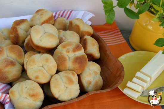 Easter Dinner Rolls
 Cloverleaf Rolls for Easter Dinner Recipe