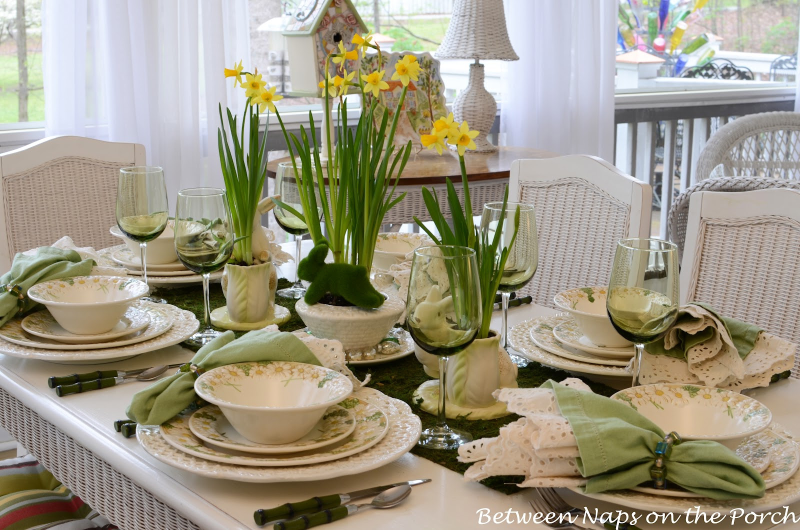 Easter Dinner Table
 Lovely Table Decorating Ideas for The Up ing Easter