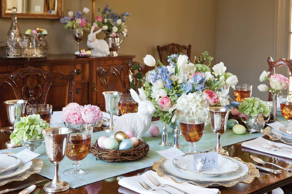 Easter Dinner Table Settings
 Elegant Easter Tablescape