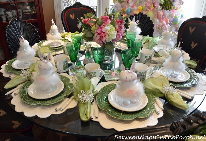 Easter Dinner Table Settings
 Celebrate Spring With a Floral & Bunny Table Setting