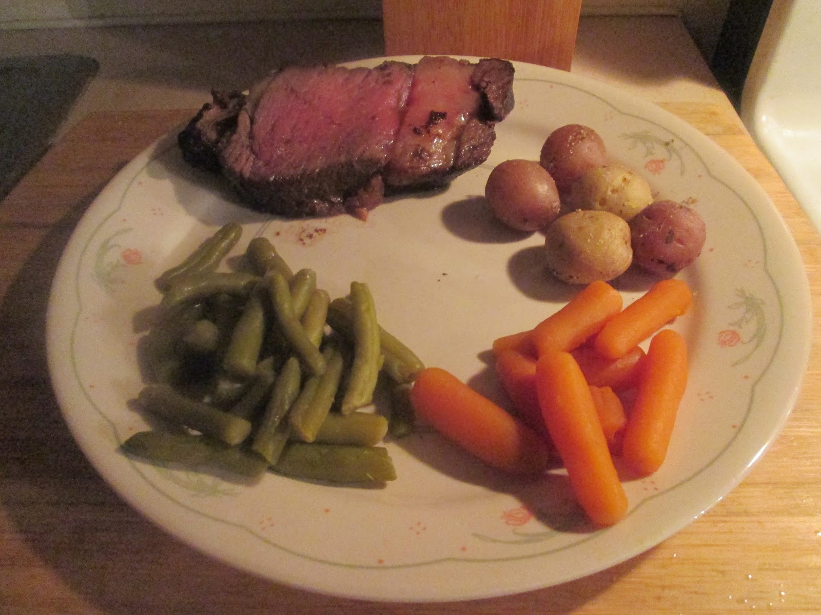 Easter Prime Rib Dinner
 Diab2Cook Prime Rib w Savory Herb Potatoes Cut Green