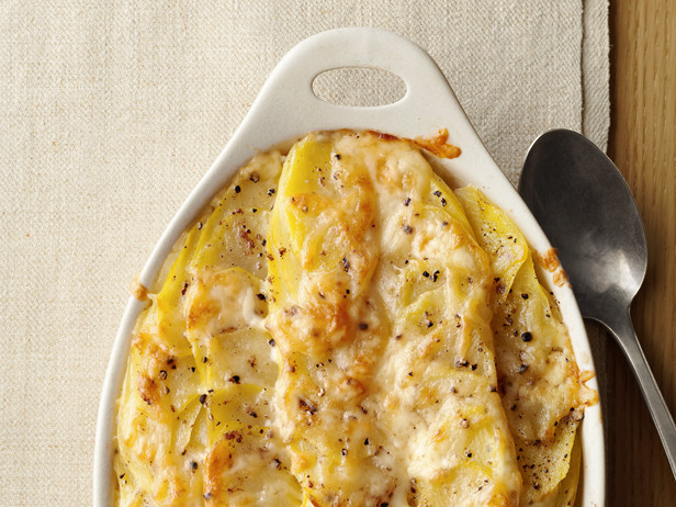 Easter Scalloped Potatoes
 Simple Scalloped Potatoes — Most Popular Pin of the Week