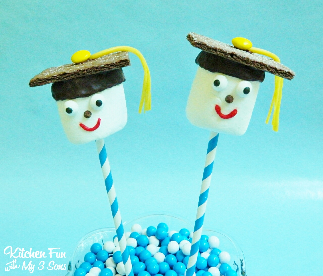 Easy Graduation Desserts
 10 of the BEST Desserts for a Graduation Party