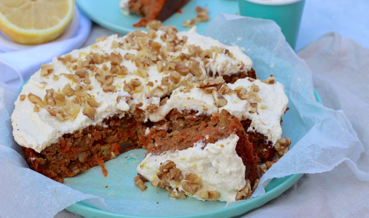 Easy Healthy Carrot Cake
 Delicious healthy carrot cake recipe