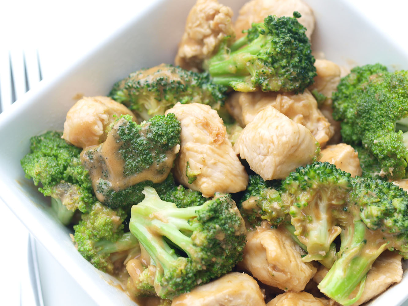 Easy Healthy Dinner
 Easy Broccoli and Chicken with Peanut Sauce Happy