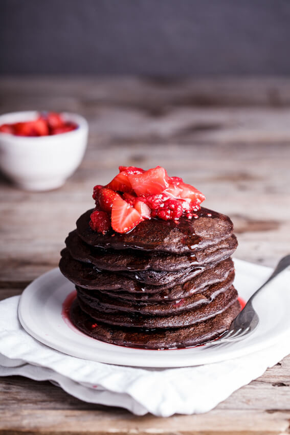 Easy Healthy Pancakes
 Easy and healthy chocolate banana oat pancakes Simply