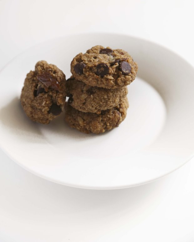 Easy Healthy Peanut Butter Cookies
 Healthy and Easy Peanut Butter Oatmeal Cookies – Foodologie