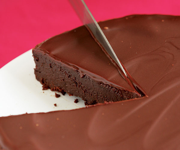 Easy Passover Desserts
 Flourless Chocolate Cake with Chocolate Glaze Recipe