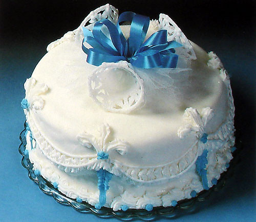 Easy Wedding Cake Recipes
 Decorate a Simple Wedding Cake with Recipe