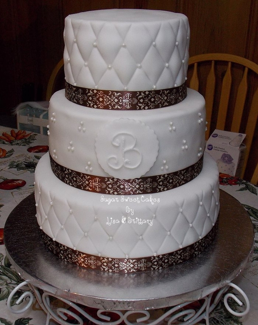 Edible Pearls For Wedding Cakes
 Quilted Wedding Cake W edible Pearls CakeCentral