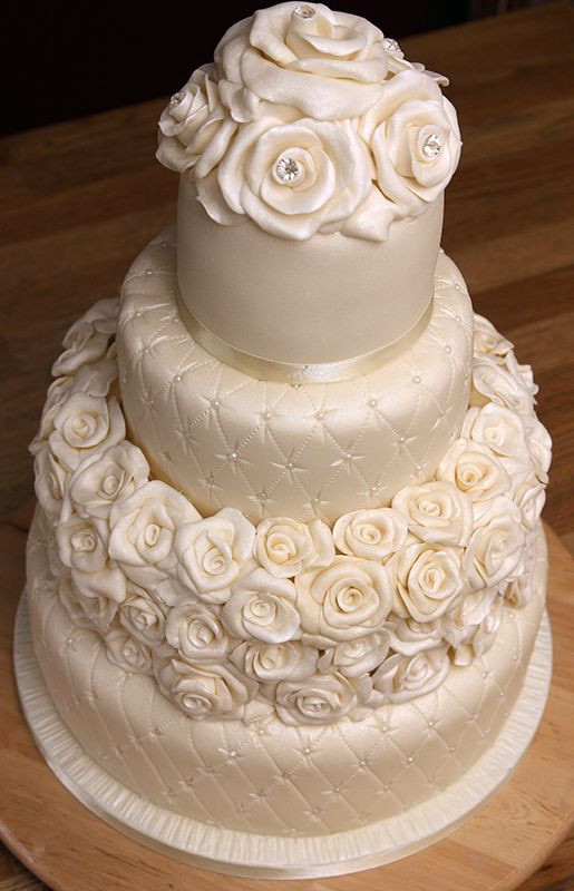 Edible Pearls For Wedding Cakes
 Quilted Wedding Cake with handmade fondant roses edible