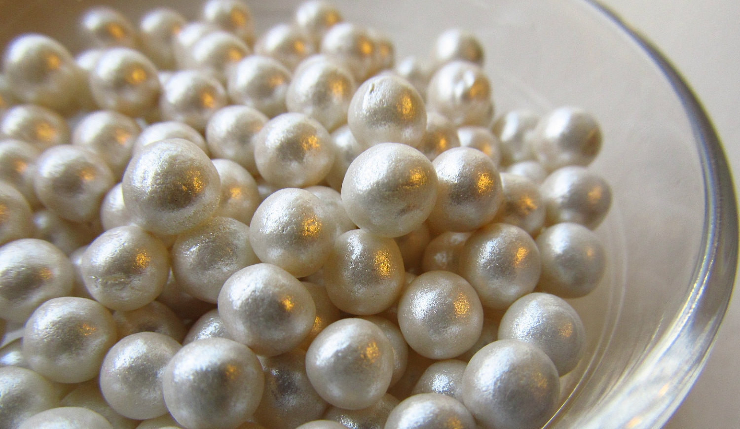 Edible Pearls For Wedding Cakes
 Fondant Edible Pearls Cupcake Cookie Cake Decoration