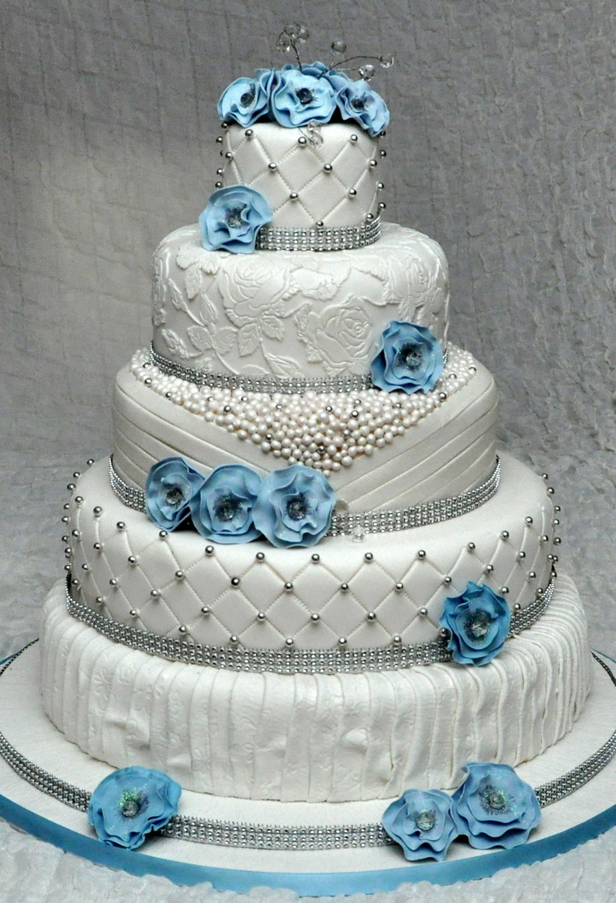 Edible Pearls For Wedding Cakes
 5 Tier Wedding Cake With Edible Pearls And Lace Decorated